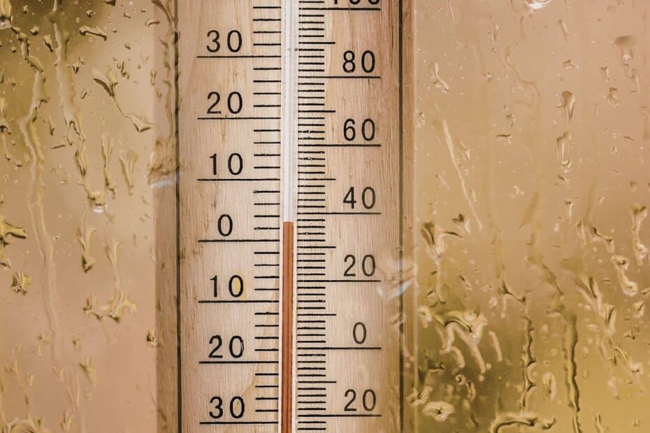 Thermometer showing the celsius and fahrenheit temperature scale